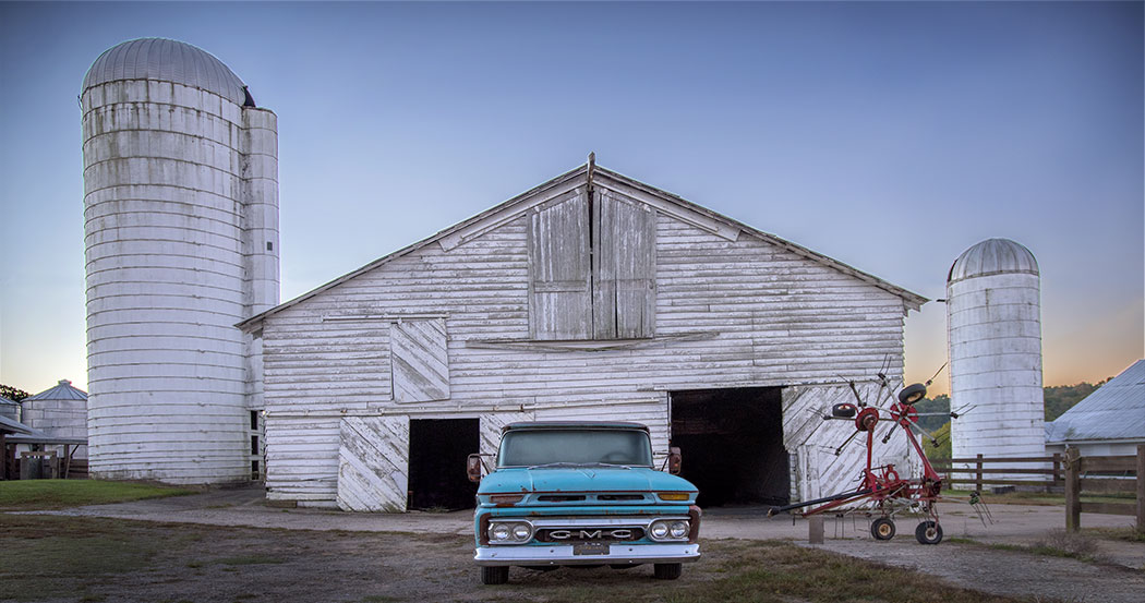 barn&truck_PAP0307